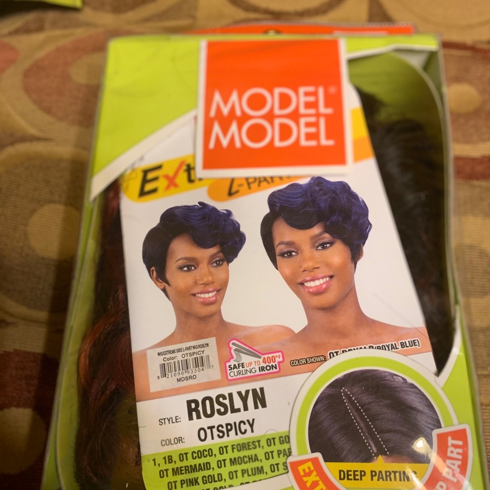 “Roslyn” by Model Model